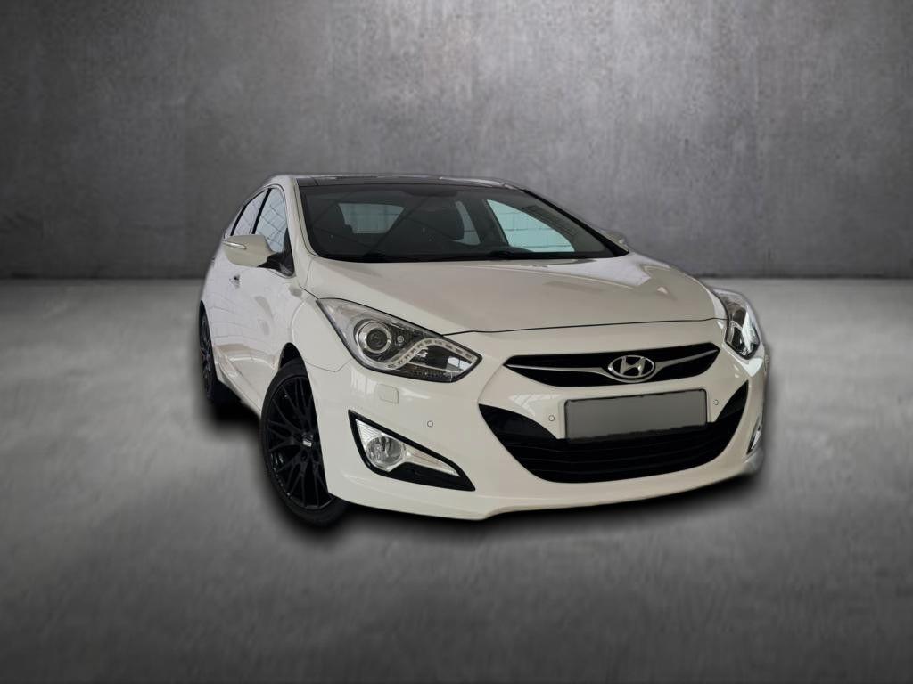 HYUNDAI i40 Premium, Navi, Kamera, Panoramadach